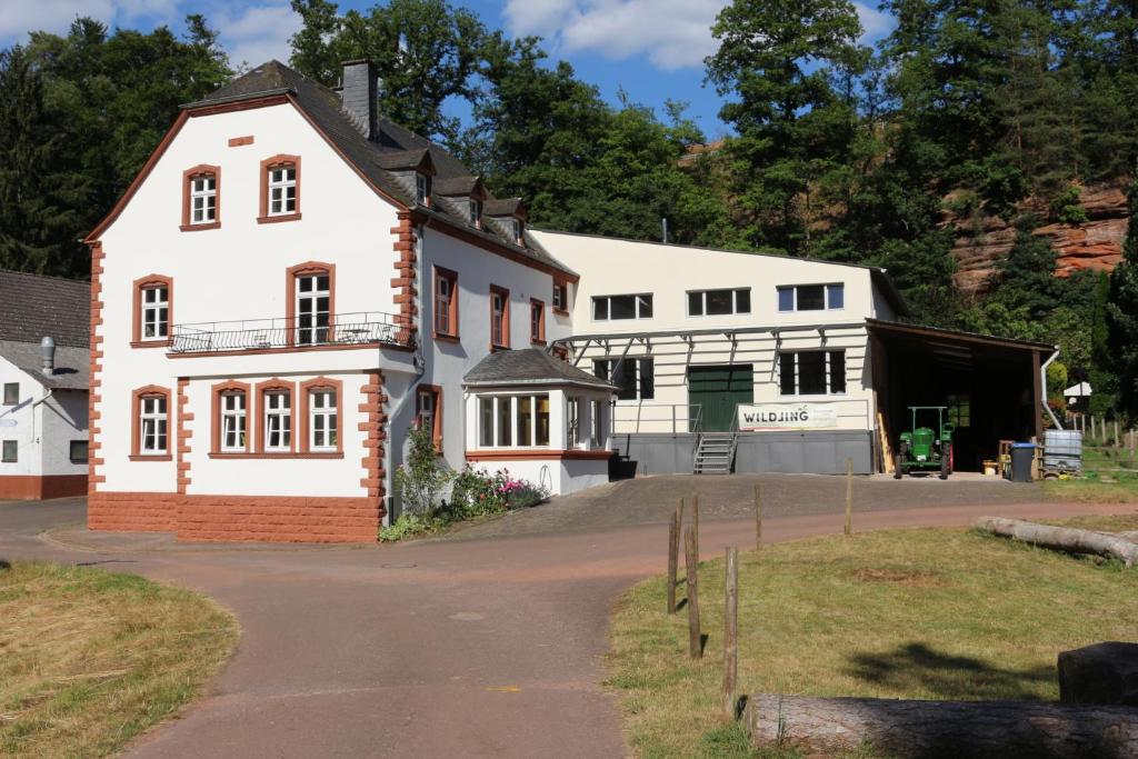 Gästehaus Herrenmühle Herrenmühle 2, 54450 Freudenburg