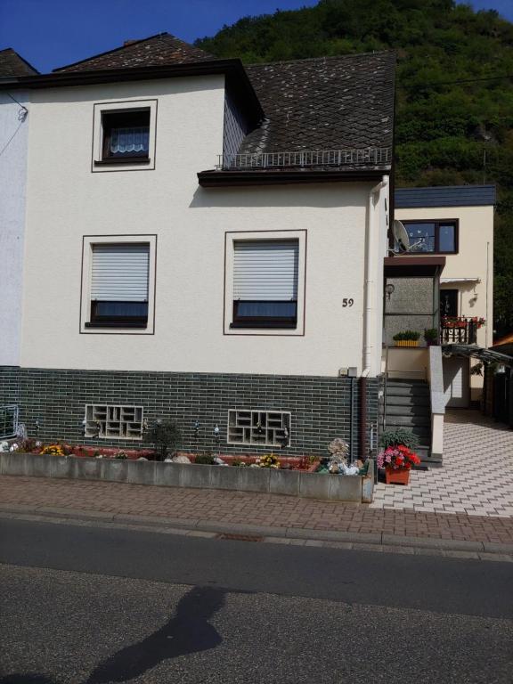 Gästehaus Rheinburgenblick Rheinstraße 58, 56348 Kestert