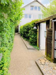 Gästehaus zur Uni Klinik Exklusives Apartment mit Küche und Badezimmer