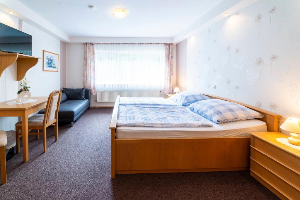 Gästezimmer 3 im Landgasthaus Lindenhof B70 12, 49762 Fresenburg