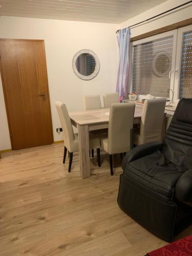 Gemütliche 2.5 Zimmer Wohnung mit Garten