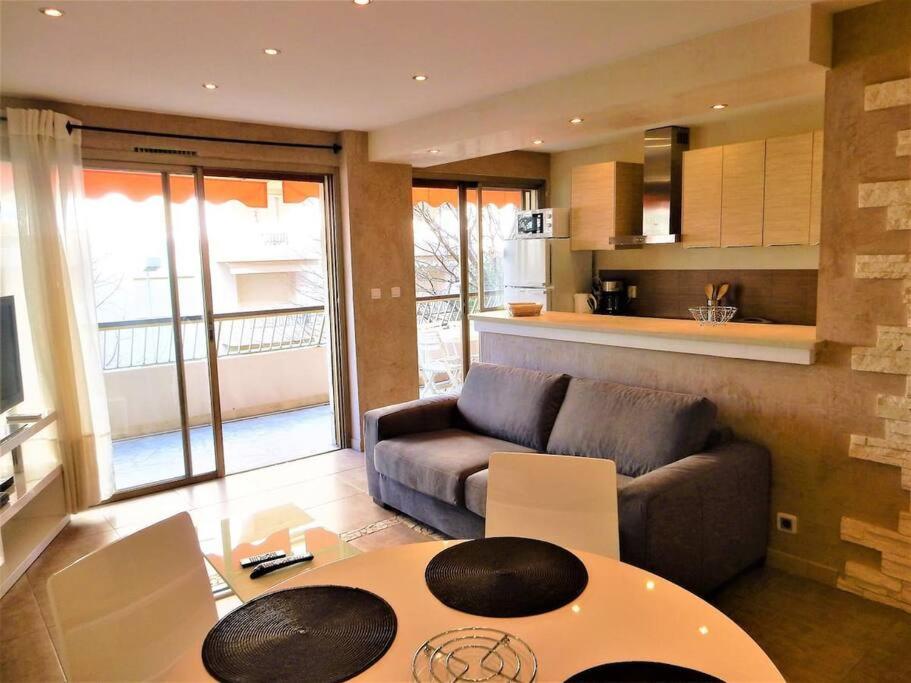 Gemütliche Ferienwohnung in bester Lage l Innenstadtnähe l 1 Minute zum Bahnhof l Küche l TV l Free-WLAN l Willkommen im Hallo!-Apartment 6 86825 Bad Wörishofen