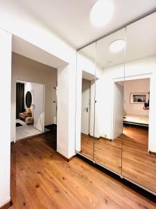 Gemütliche Wohnung mit großem Balkon direkt neben der Markthalle 9