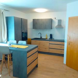 Appartement Gemütliche Wohnung mit Küche und Netflix 17 Schloßstraße Souterrain 08248 Klingenthal Saxe