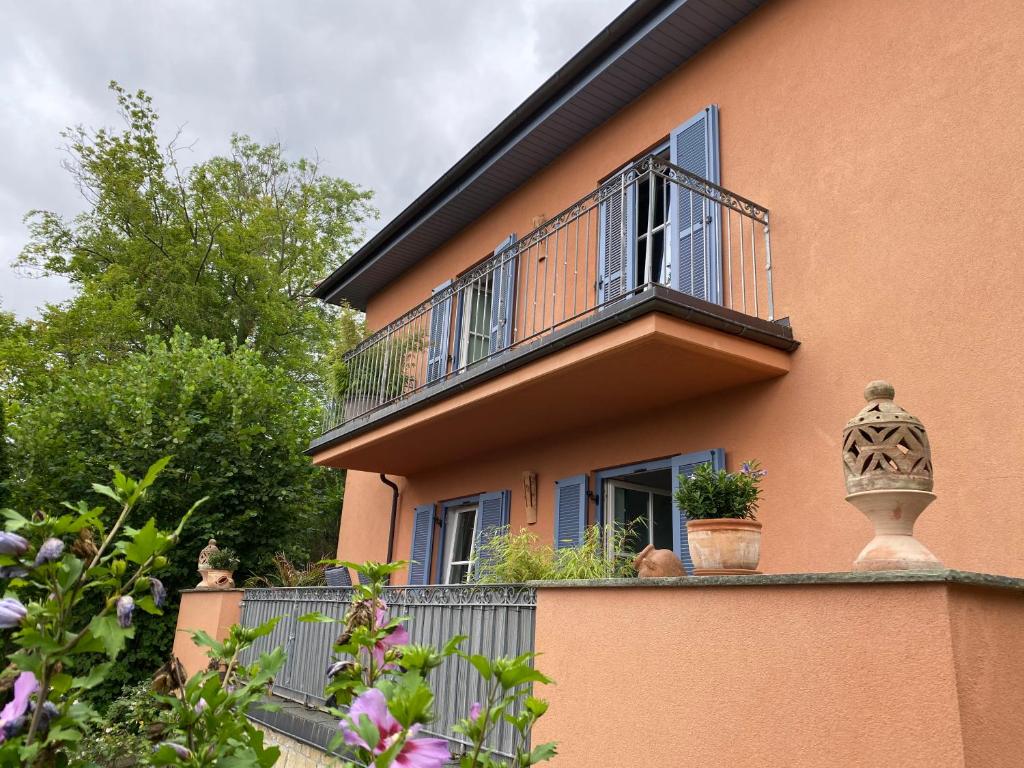 Appartement Gemütliches Domizil über den Dächern von Jena Berghoffsweg 5A 07743 Iéna