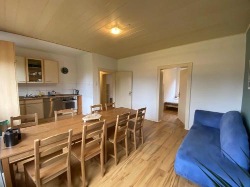 Gemütliches Montuerszimmer mit Waldblick