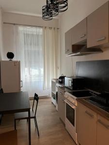 Gemütliches, neues 2. Zimmer Apartment am Ufer