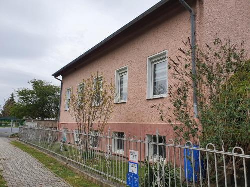 Gemütliches Souterrain, Schönefels-Free Parking Waßmannsdorf
