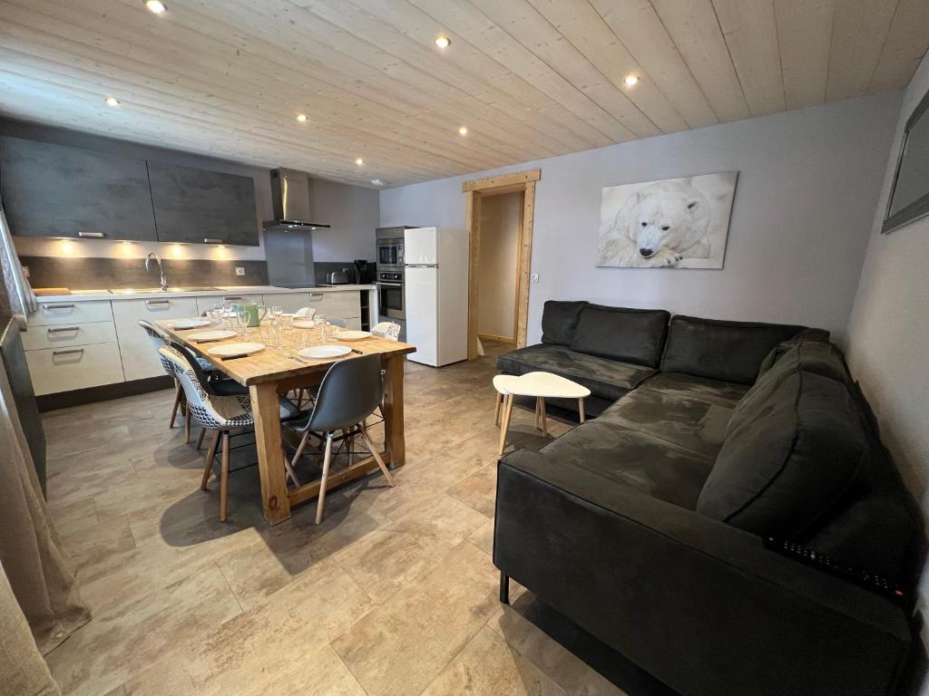 Appartement Gentianes 2 - Appartement centre village et proche pistes de ski de l'eglise 61 74220 La Clusaz