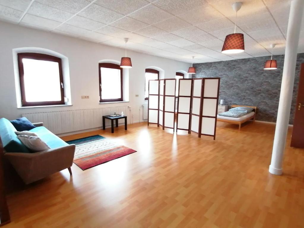 Appartement Geräumige Wohnung in zentraler Lage 2 Untere Bergstraße 91448 Emskirchen