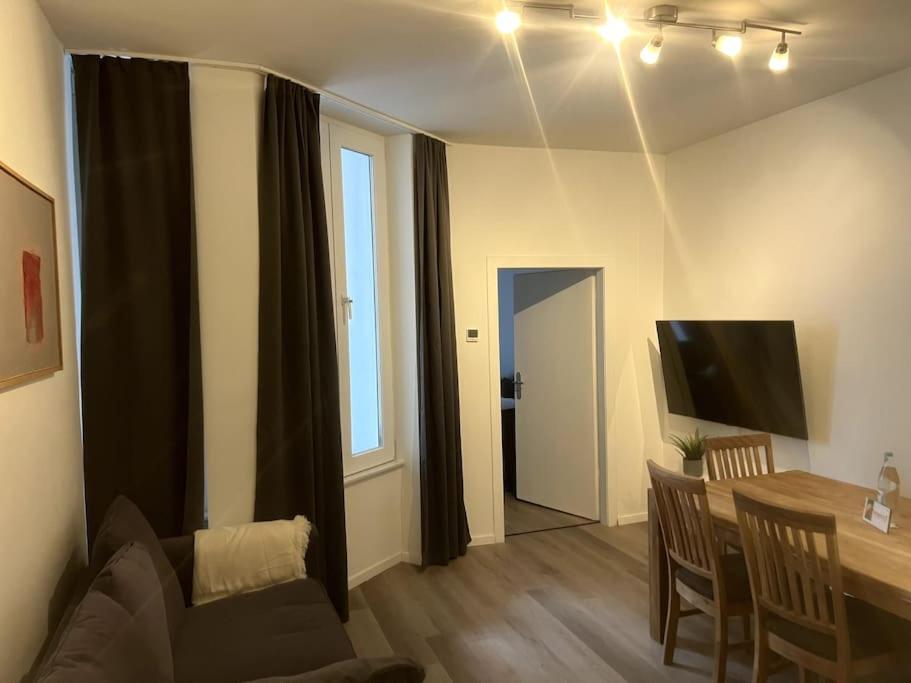 Appartement Geräumiges Apartment am Hafen von Dortmund 93 Gneisenaustraße 44147 Dortmund