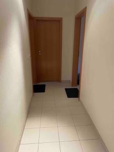 Geräumiges Zimmer mit Duschbad