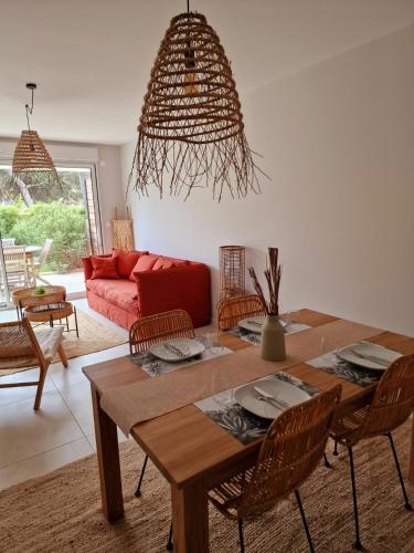 Giens Magnifique Appartement avec Jardin et Parking