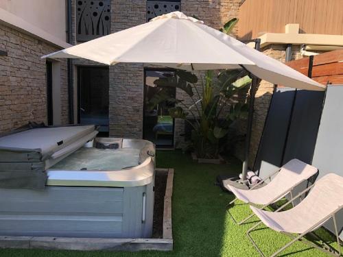 Giens, superb high-end apartment with jacuzzi