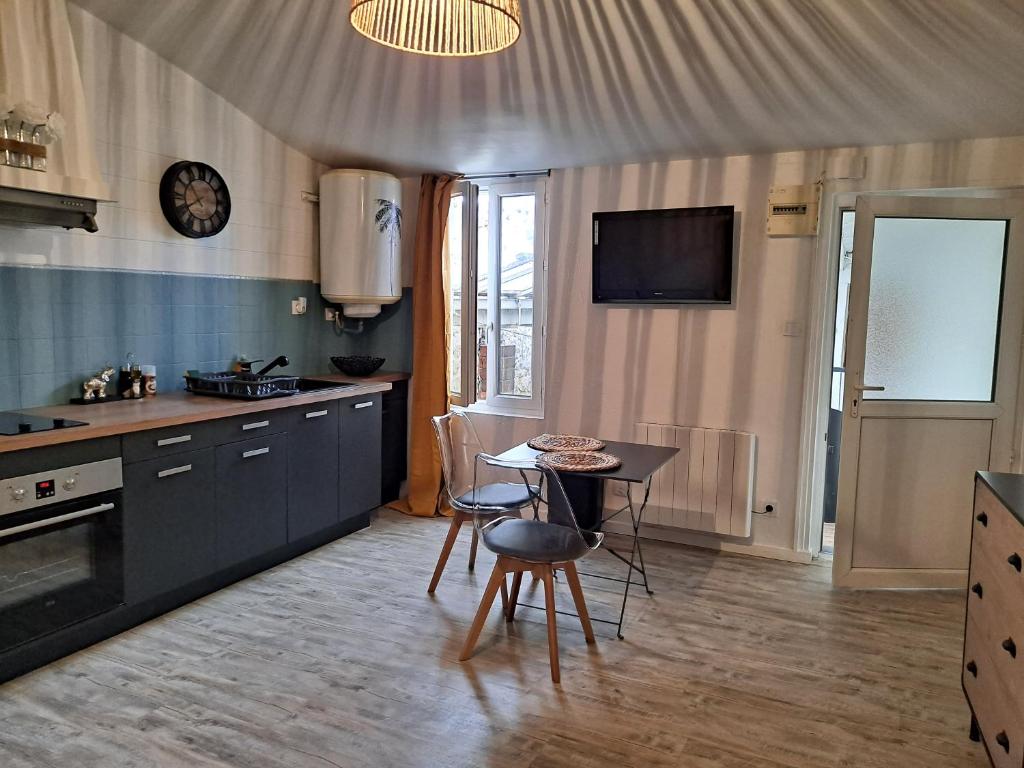 Appartement gilka 2 16 Rue Édouard Grimaux 17300 Rochefort