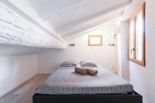 Gilly 4 - EXCEPTIONAL 2BEDS, SEA VIEW, MODERN,A/C, OLD TOWN