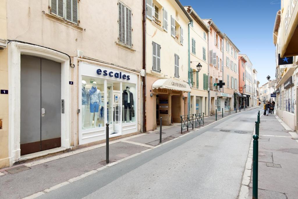 GinabelaYourHostHelper 3 Rue Général Allard, 83990 Saint-Tropez