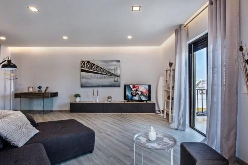 Girassol - Bright, modern, well located Apartment