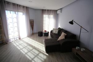 Girassol - Bright, modern, well located Apartment