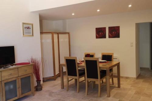Gîte 2 chambres dans vieux prieuré près de Carcassonne - Ruby