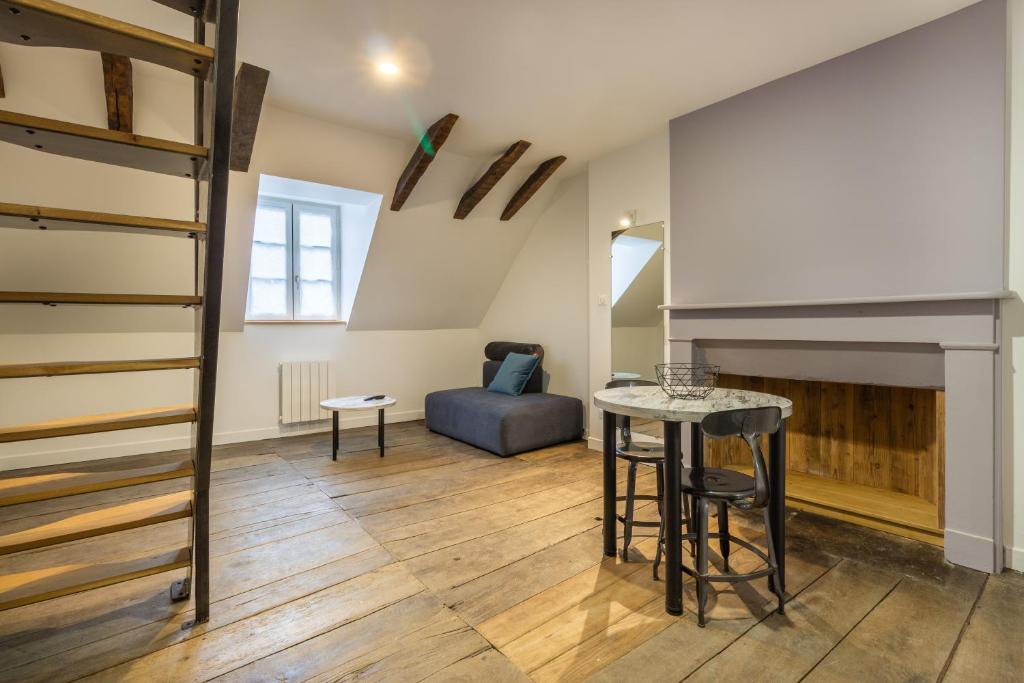 gîte 4 pièces,6 couchages,centre ville Sancoins wifi gratuite,lave linge, lave vaisselle 18600 Sancoins
