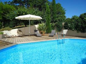 Gîte 6 pers. + piscine Uzès/Pont du Gard au calme