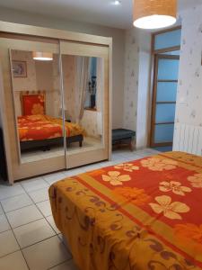 Appartement Gîte AUX 3 PTITS COCHONS 59 Rue Principale   Cuisiat 01370 Cuisiat Rhône-Alpes