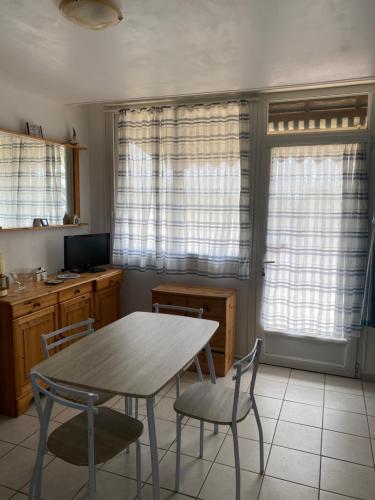 Appartement Gite aux grès des vents 37 rue de l’epine 50530 Champeaux Normandie