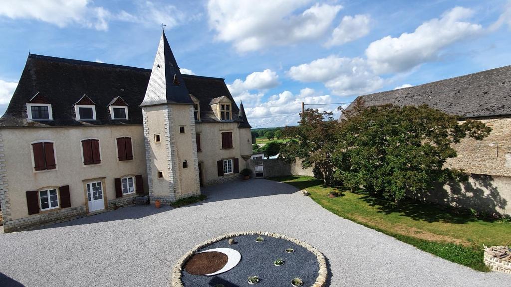 Appartement Gîte château d'Espalungue, sérénité et tradition 6 Rue de la Bielle 64190 Dognen