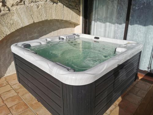 Gîte de charme en Provence avec Jacuzzi privatif