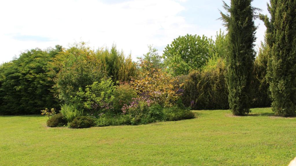 Gîte de la Pierre percée 34 Rue de l'Orme,Rôocourt la Côte,Haute Marne, 52310 Roôcourt-la-Côte