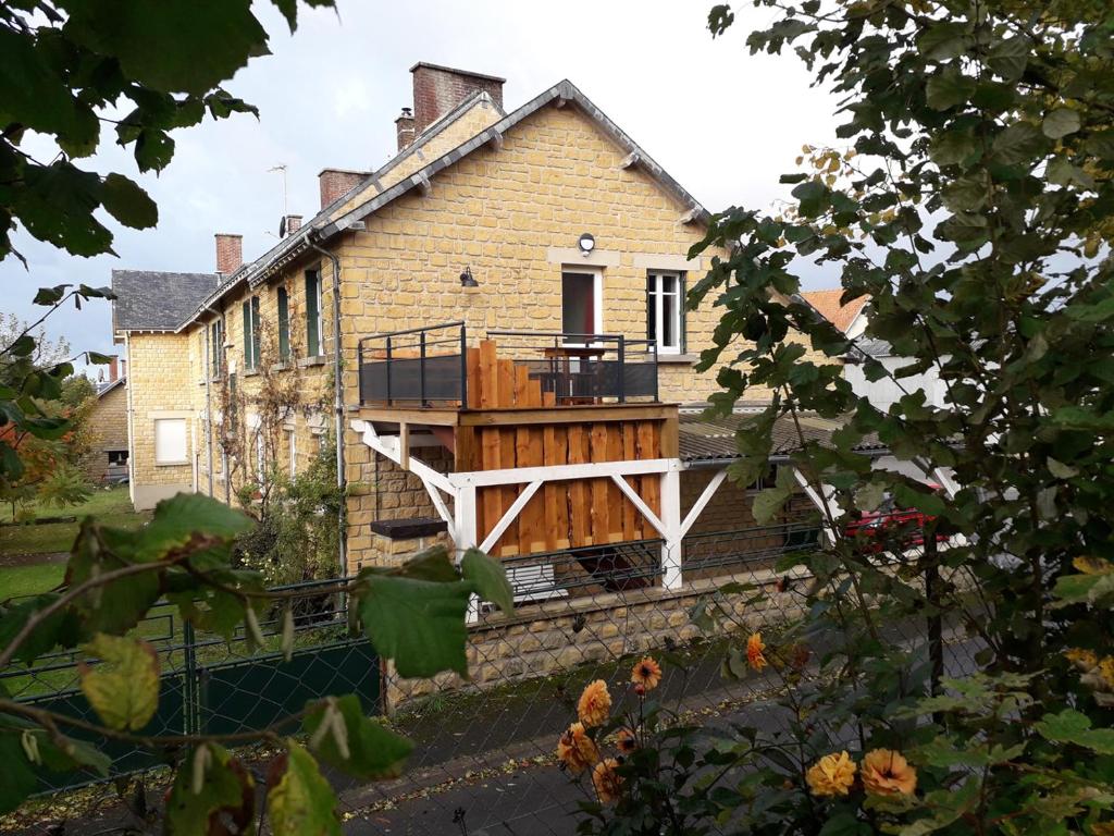 Gîte de Tante Aurore. 1 Rue de la Tannerie, 08450 Chémery