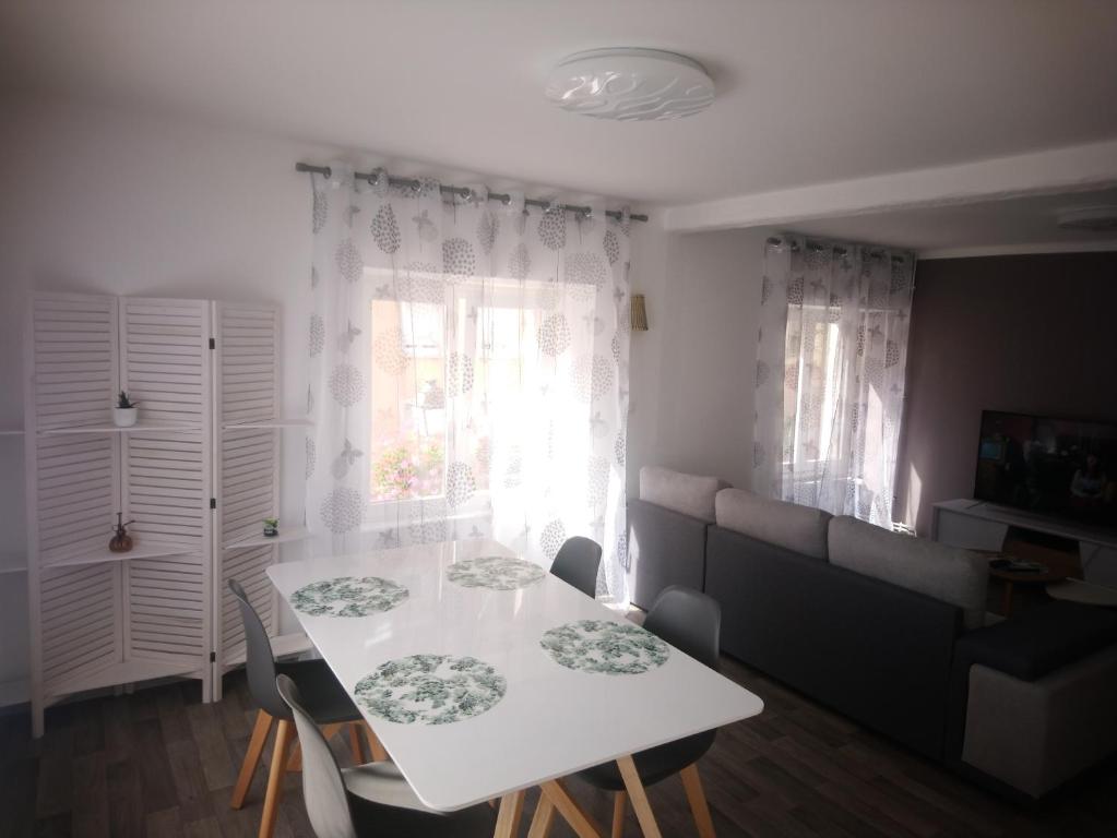 Appartement Gite des abeilles 4p 80m2 28 28 Rue Meyenberg 68290 Masevaux