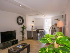 Appartement Gîte du Four Banal - gitesdesbalcons-com Ter, 2ème étage gauche 2 Rue du Four Banal 38460 Crémieu Rhône-Alpes