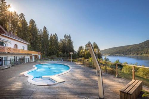 Gîte du Lac-Gérardmer. Duplex vue lac 180° Piscine