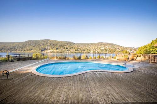Gîte du Lac-Gérardmer. Duplex vue lac 180° Piscine