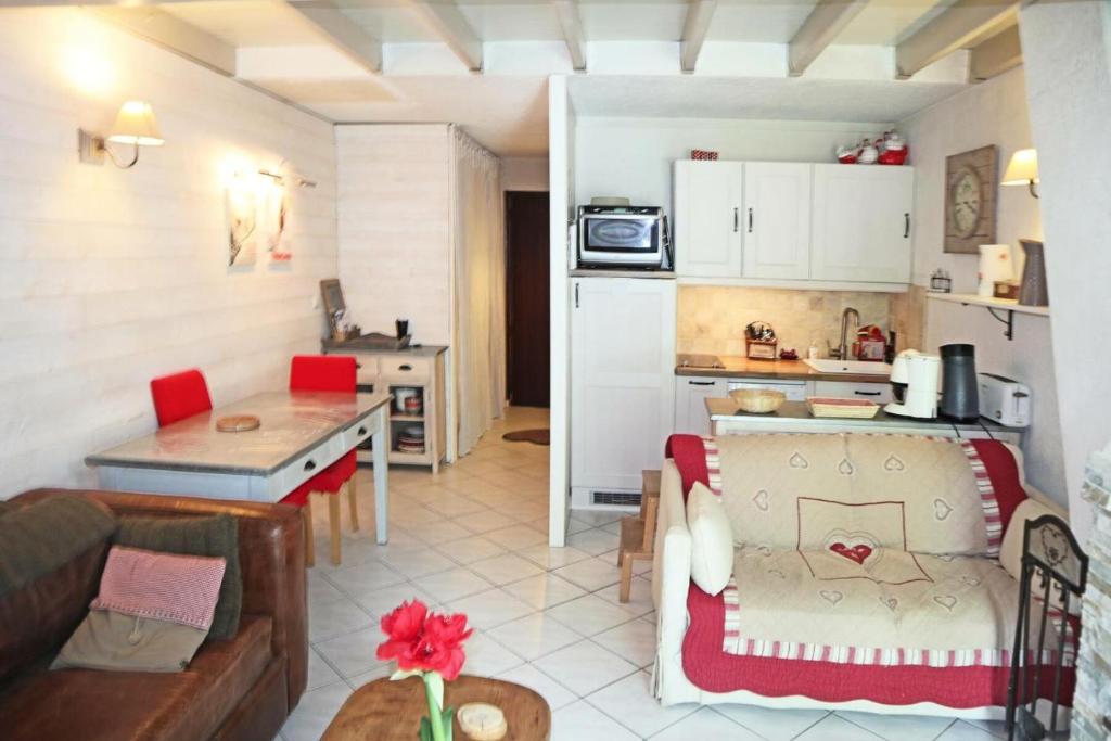GÎte indépendant dans une villa -Vue et accès direct mer - avec 3 chambres et 3 grandes terrasses