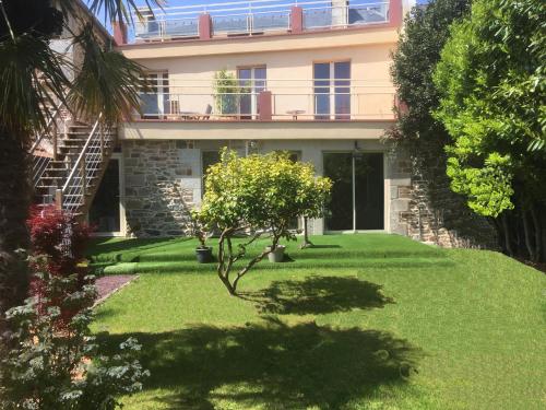 GÎte indépendant dans une villa -Vue et accès direct mer - avec 3 chambres et 3 grandes terrasses