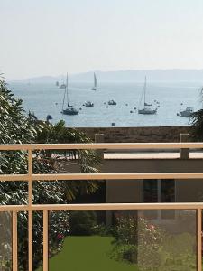 GÎte indépendant dans une villa -Vue et accès direct mer - avec 3 chambres et 3 grandes terrasses