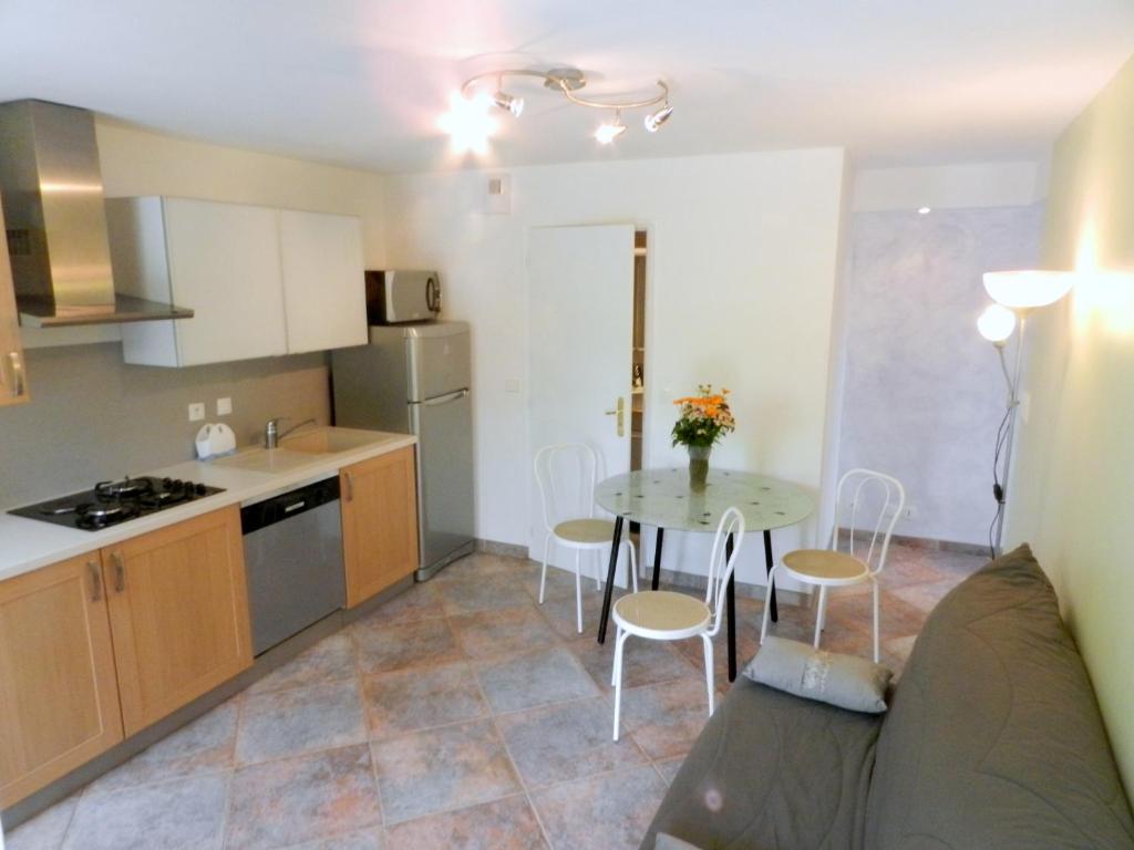 Appartement Gîte les Platanes Ragus 73800 Sainte-Hélène-du-Lac