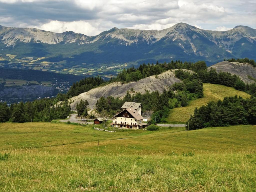 Appartement Gite montagnard du Fanget Les Fauvettes - Col du Fanget 04140 Auzet