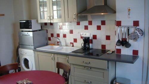 Appartement gite montreuil le henri 2 pers 4 place sainte anne 72150 Montreuil-le-Henri Pays de la Loire