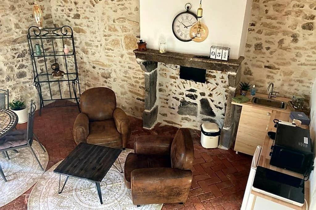 Appartement Gîte romantique dans maison vigneronne 3 Impasse de la Gravelotte 63140 Châtel-Guyon