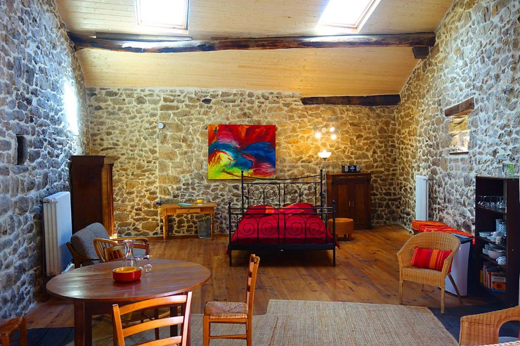 Appartement Gîte Valousset pour 2-4 personnes dans les montagnes de l'Ardèche Valousset-haut 07110 Laboule