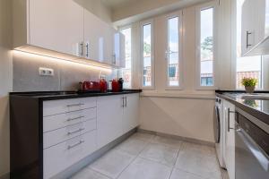 Glamorous Lisbon 2BDR Apartment by LovelyStay
