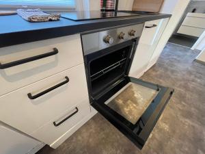 Gleis 12 , kontaktloser 24-7-Check In, barrierefrei ,Smart TV, W-LAN, Parkplatz kostenlos