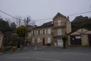 Gloria Location