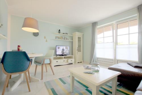 Gmelinstra_e 12_ Whg_ 13_ Haus Mee