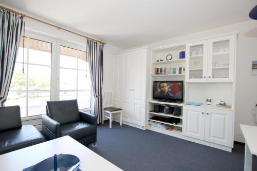 Gmelinstra_e 12_ Whg_ 18_ Haus Mee