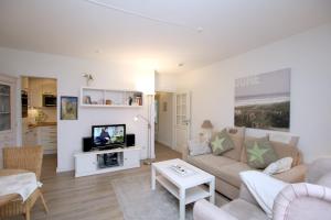 Gmelinstra_e 12_ Whg_ 2_ Haus Meer